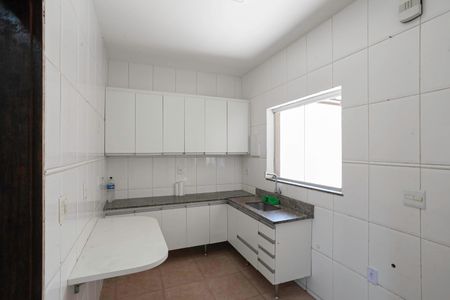 Casa para alugar com 195m², 3 quartos e 2 vagasCozinha