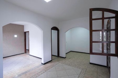 Casa para alugar com 195m², 3 quartos e 2 vagasSala