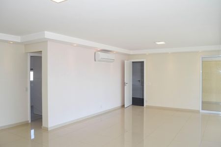 Apartamento para alugar com 224m², 4 quartos e 4 vagas Apartamento para alugar com 224m², 4 quartos e 4 vagasSala