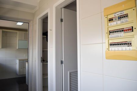Apartamento para alugar com 224m², 4 quartos e 4 vagas Apartamento para alugar com 224m², 4 quartos e 4 vagasÁrea de Serviço