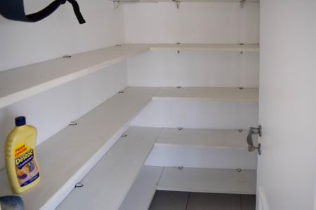 Apartamento para alugar com 224m², 4 quartos e 4 vagas Apartamento para alugar com 224m², 4 quartos e 4 vagasBanheiro de serviço