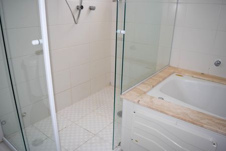 Apartamento para alugar com 224m², 4 quartos e 4 vagas Apartamento para alugar com 224m², 4 quartos e 4 vagasBanheiro Suíte 4