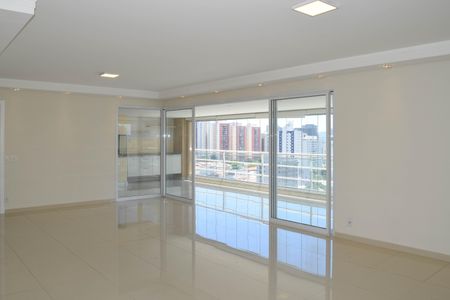 Apartamento para alugar com 224m², 4 quartos e 4 vagas Apartamento para alugar com 224m², 4 quartos e 4 vagasSala