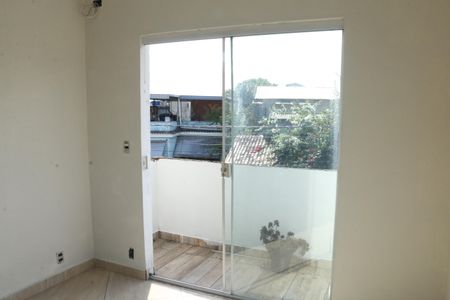 Sala de casa para alugar com 2 quartos, 80m² em Comendador Soares, Nova Iguaçu