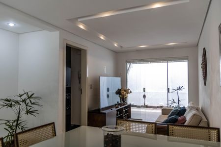 Sala de casa à venda com 3 quartos, 120m² em Buritis, Belo Horizonte