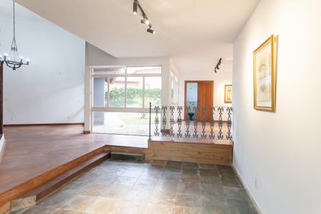 Sala de casa de condomínio à venda com 4 quartos, 350m² em Condomínio Retiro das Pedras, Brumadinho