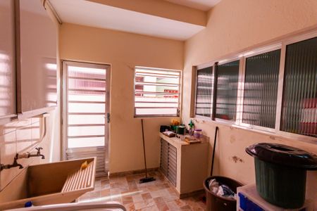 Casa para alugar com 214m², 2 quartos e 2 vagas