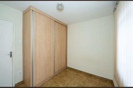 Casa à venda com 200m², 3 quartos e 5 vagasQUARTO3