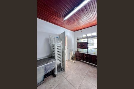 Casa à venda com 227m², 2 quartos e 2 vagas Casa à venda com 227m², 2 quartos e 2 vagasQuarto de Serviço