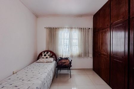 Casa à venda com 227m², 2 quartos e 2 vagas Casa à venda com 227m², 2 quartos e 2 vagasQuarto 1