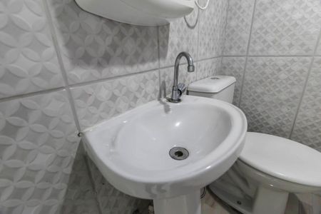 Casa para alugar com 70m², 2 quartos e sem vaga Casa para alugar com 70m², 2 quartos e sem vagaBanheiro da Suíte