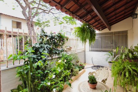 Casa à venda com 330m², 4 quartos e 3 vagasVaranda