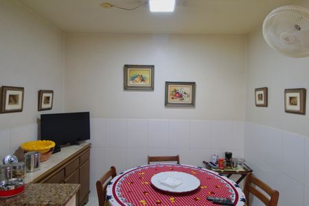 Casa à venda com 330m², 4 quartos e 3 vagasCozinha