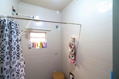 Casa para alugar com 150m², 2 quartos e 1 vaga Casa para alugar com 150m², 2 quartos e 1 vagaBanheiro 2