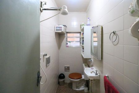 Casa para alugar com 150m², 2 quartos e 1 vaga Casa para alugar com 150m², 2 quartos e 1 vagaBanheiro 1