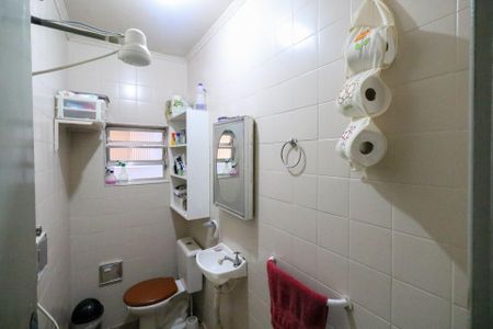 Casa para alugar com 150m², 2 quartos e 1 vaga Casa para alugar com 150m², 2 quartos e 1 vagaBanheiro 1