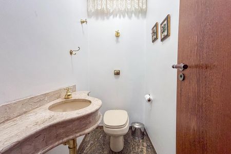 Apartamento para alugar com 165m², 4 quartos e 2 vagas Apartamento para alugar com 165m², 4 quartos e 2 vagasLavabo