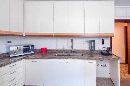 Apartamento para alugar com 165m², 4 quartos e 2 vagas Apartamento para alugar com 165m², 4 quartos e 2 vagasCozinha