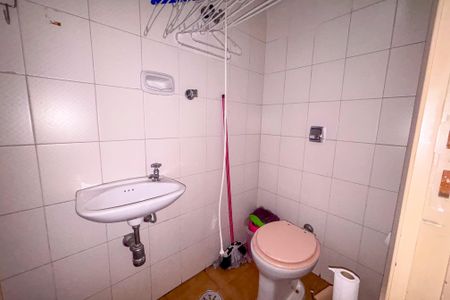 Apartamento para alugar com 165m², 4 quartos e 2 vagas Apartamento para alugar com 165m², 4 quartos e 2 vagasBanheiro de Serviço