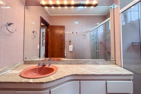 Apartamento para alugar com 165m², 4 quartos e 2 vagas Apartamento para alugar com 165m², 4 quartos e 2 vagasBanheiro Social