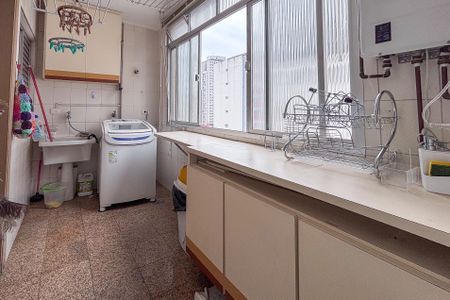 Apartamento para alugar com 165m², 4 quartos e 2 vagas Apartamento para alugar com 165m², 4 quartos e 2 vagasÁrea de Serviço