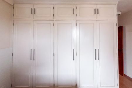 Apartamento para alugar com 165m², 4 quartos e 2 vagas Apartamento para alugar com 165m², 4 quartos e 2 vagasSuíte