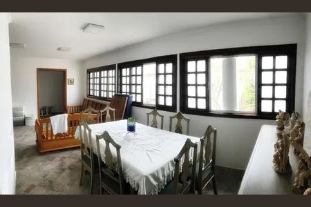 Casa à venda com 300m², 4 quartos e 2 vagas Casa à venda com 300m², 4 quartos e 2 vagasFoto 16