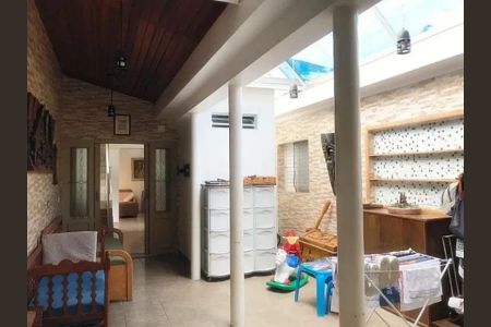 Casa à venda com 300m², 4 quartos e 2 vagas Casa à venda com 300m², 4 quartos e 2 vagasFoto 11