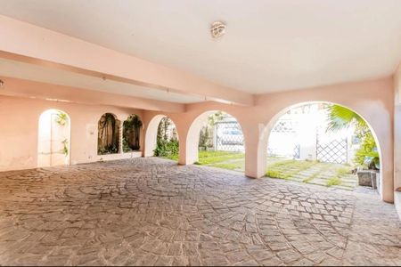 Casa à venda com 428m², 6 quartos e 8 vagas Casa à venda com 428m², 6 quartos e 8 vagasFoto 04