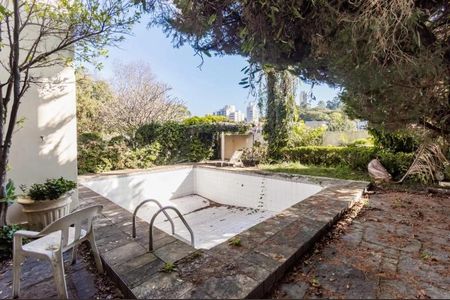 Casa à venda com 428m², 6 quartos e 8 vagas Casa à venda com 428m², 6 quartos e 8 vagasFoto 02