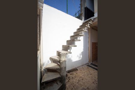 Casa à venda com 200m², 3 quartos e 1 vagaEscada