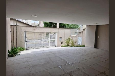 Casa à venda com 362m², 4 quartos e 5 vagas Casa à venda com 362m², 4 quartos e 5 vagasFoto 03