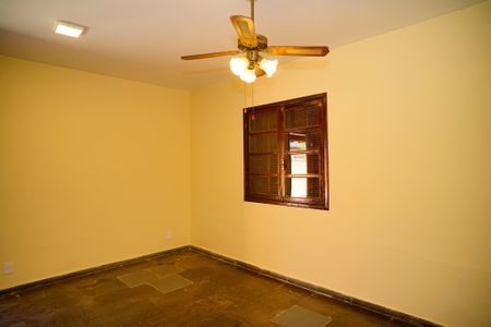 Sala de casa à venda com 3 quartos, 165m² em Itaipu, Niterói