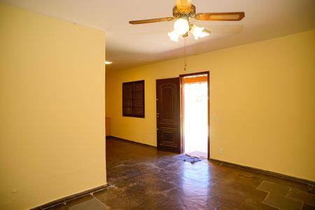 Sala de casa à venda com 3 quartos, 165m² em Itaipu, Niterói