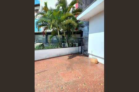 Casa à venda com 241m², 3 quartos e 2 vagasFoto 12