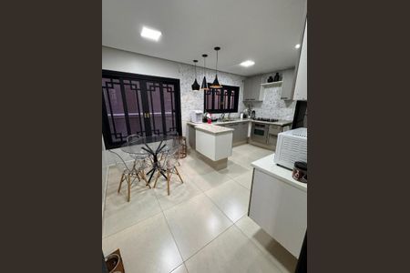 Casa à venda com 400m², 4 quartos e 6 vagasFoto 09