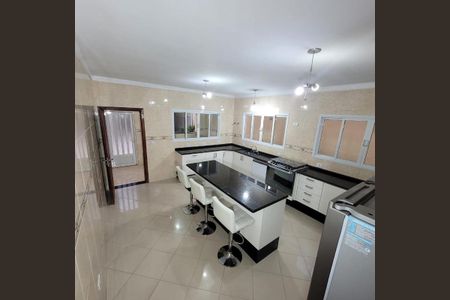 Casa à venda com 287m², 4 quartos e 5 vagas Casa à venda com 287m², 4 quartos e 5 vagasFoto 04