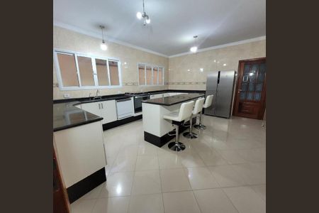 Casa à venda com 287m², 4 quartos e 5 vagas Casa à venda com 287m², 4 quartos e 5 vagasFoto 03