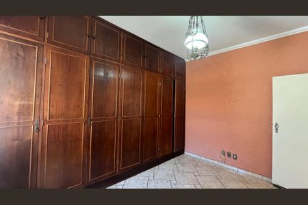 Casa para alugar com 200m², 3 quartos e 2 vagas Casa para alugar com 200m², 3 quartos e 2 vagasQuarto 2