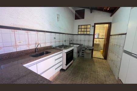 Casa para alugar com 200m², 3 quartos e 2 vagas Casa para alugar com 200m², 3 quartos e 2 vagasCozinha