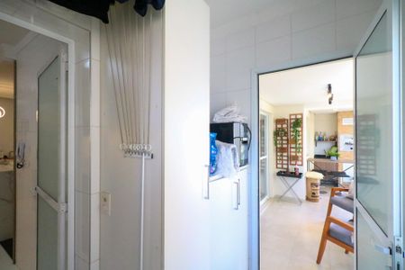 Apartamento à venda com 107m², 3 quartos e 2 vagas Apartamento à venda com 107m², 3 quartos e 2 vagasÁrea de Serviço