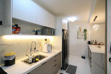 Apartamento à venda com 107m², 3 quartos e 2 vagas Apartamento à venda com 107m², 3 quartos e 2 vagasCozinha