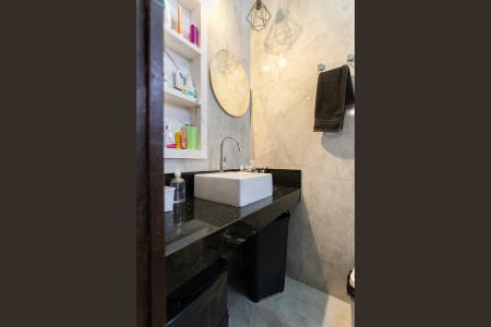 Casa à venda com 440m², 5 quartos e 2 vagasBanheiro da Suíte 1