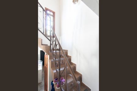 Casa à venda com 440m², 5 quartos e 2 vagasEscada