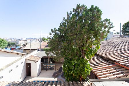 Casa à venda com 440m², 5 quartos e 2 vagasVista da Suíte 2