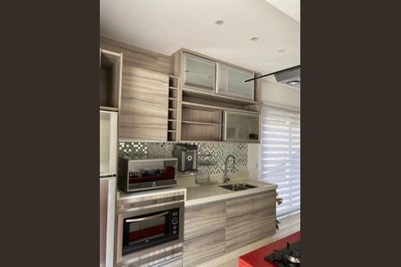 Casa à venda com 476m², 4 quartos e 6 vagasFoto 03