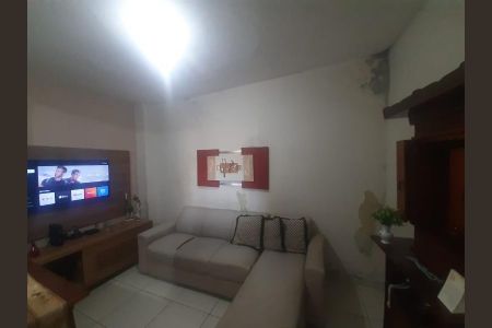 Foto 02 de casa à venda com 3 quartos, 200m² em Jardim Cocaia, Guarulhos