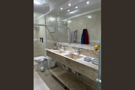 Casa à venda com 360m², 4 quartos e 2 vagas Casa à venda com 360m², 4 quartos e 2 vagasFoto 16