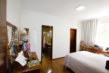 Apartamento à venda com 200m², 4 quartos e 3 vagasQuarto 4 - Suíte