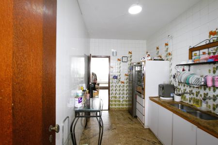 Apartamento à venda com 200m², 4 quartos e 3 vagasCozinha